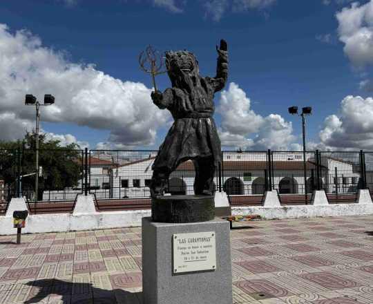 Escultura a las Carantoñas